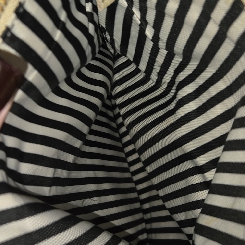 Black and Cream Leather Bag - Picture 12 of 17